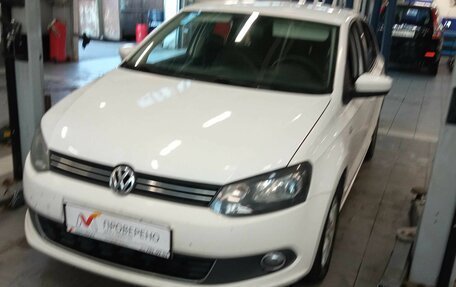 Volkswagen Polo VI (EU Market), 2012 год, 834 300 рублей, 1 фотография