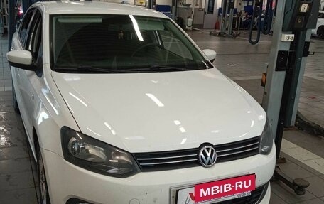 Volkswagen Polo VI (EU Market), 2012 год, 834 300 рублей, 2 фотография