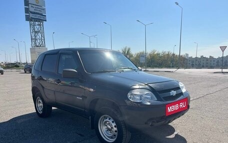 Chevrolet Niva I рестайлинг, 2017 год, 822 000 рублей, 3 фотография