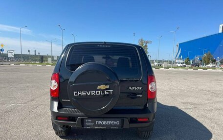 Chevrolet Niva I рестайлинг, 2017 год, 822 000 рублей, 6 фотография