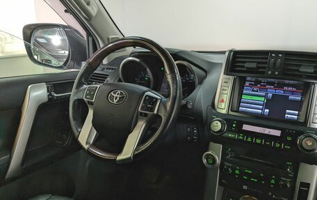 Toyota Land Cruiser Prado 150 рестайлинг 2, 2012 год, 2 690 000 рублей, 28 фотография