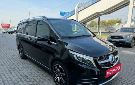 Mercedes-Benz V-Класс, 2019 год, 6 550 000 рублей, 3 фотография