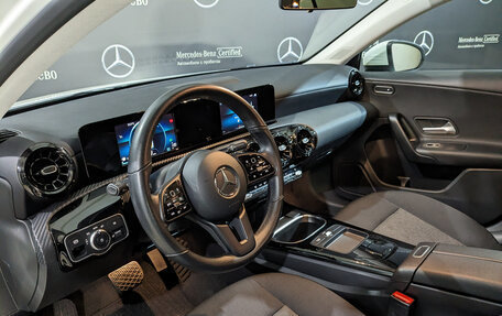 Mercedes-Benz A-Класс, 2019 год, 2 870 000 рублей, 15 фотография