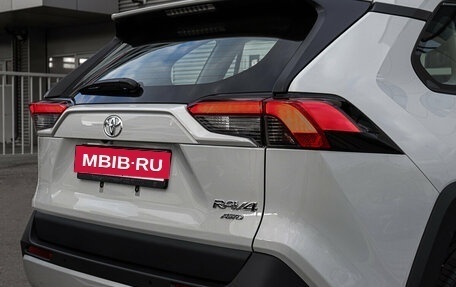 Toyota RAV4, 2024 год, 4 890 000 рублей, 9 фотография