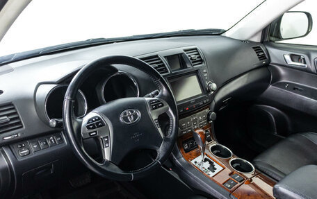 Toyota Highlander III, 2013 год, 2 399 000 рублей, 11 фотография