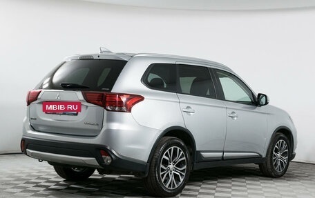 Mitsubishi Outlander III рестайлинг 3, 2017 год, 2 069 000 рублей, 5 фотография