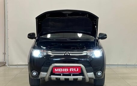 Mitsubishi Outlander III рестайлинг 3, 2014 год, 1 745 000 рублей, 4 фотография