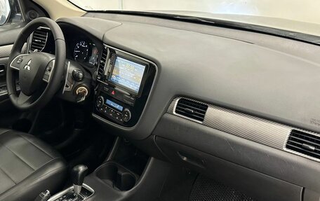 Mitsubishi Outlander III рестайлинг 3, 2014 год, 1 745 000 рублей, 13 фотография