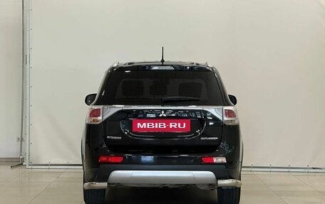 Mitsubishi Outlander III рестайлинг 3, 2014 год, 1 745 000 рублей, 8 фотография