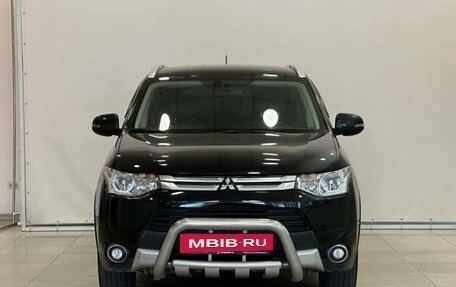 Mitsubishi Outlander III рестайлинг 3, 2014 год, 1 745 000 рублей, 3 фотография