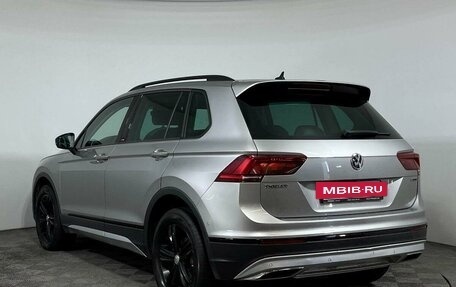 Volkswagen Tiguan II, 2018 год, 2 717 000 рублей, 7 фотография