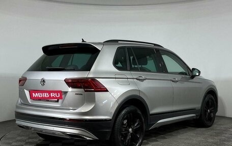 Volkswagen Tiguan II, 2018 год, 2 717 000 рублей, 5 фотография