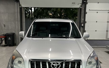 Toyota Land Cruiser Prado 120 рестайлинг, 2006 год, 2 790 000 рублей, 1 фотография