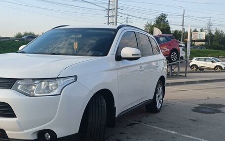 Mitsubishi Outlander III рестайлинг 3, 2012 год, 1 450 000 рублей, 2 фотография