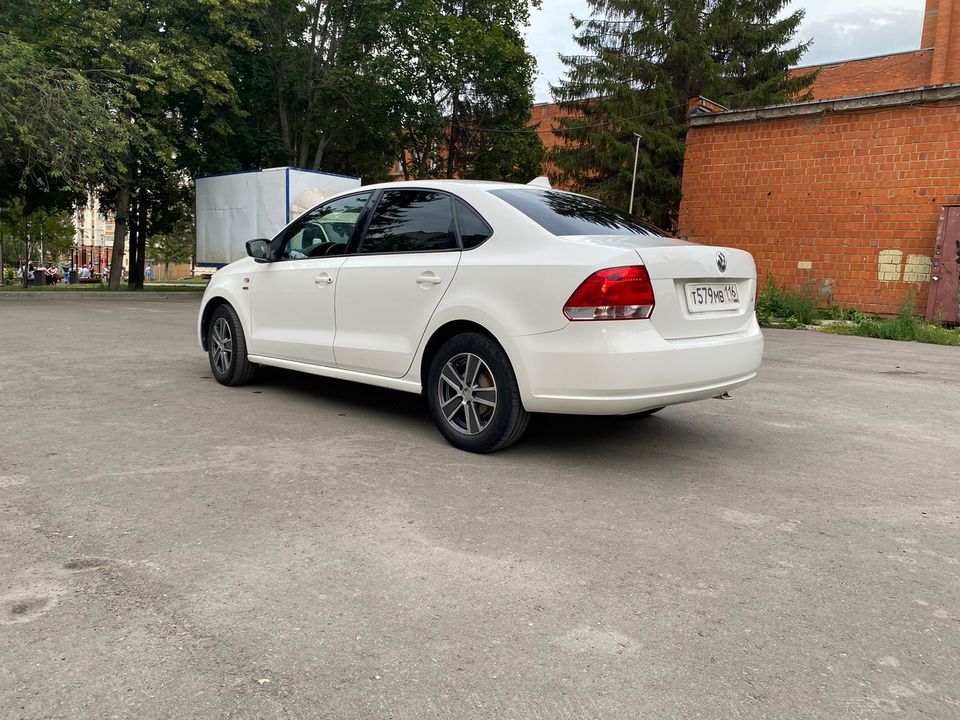 Volkswagen Polo V, 2013 год, 970 000 рублей, 2 фотография