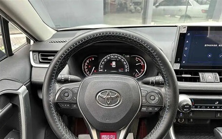 Toyota RAV4, 2021 год, 2 600 555 рублей, 6 фотография