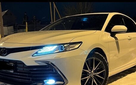 Toyota Camry, 2022 год, 3 550 000 рублей, 1 фотография