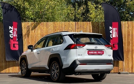 Toyota RAV4, 2024 год, 3 990 000 рублей, 7 фотография