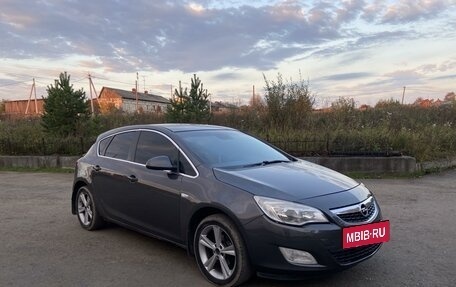 Opel Astra J, 2011 год, 675 000 рублей, 3 фотография