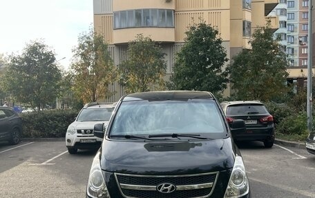 Hyundai Grand Starex Grand Starex I рестайлинг 2, 2010 год, 1 600 000 рублей, 1 фотография