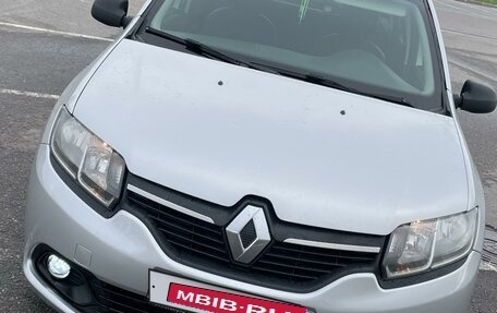 Renault Logan II, 2016 год, 820 000 рублей, 6 фотография