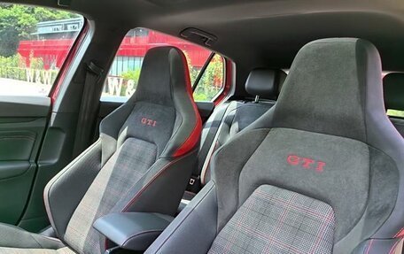 Volkswagen Golf GTI, 2021 год, 2 700 000 рублей, 13 фотография