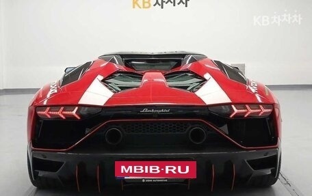 Lamborghini Aventador I рестайлинг, 2021 год, 33 000 000 рублей, 4 фотография