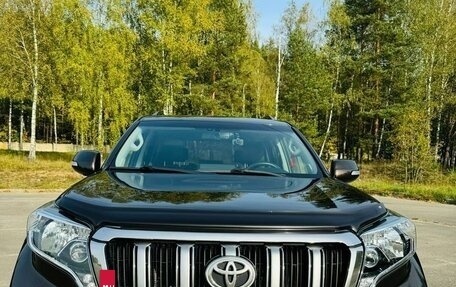 Toyota Land Cruiser Prado 150 рестайлинг 2, 2017 год, 4 500 000 рублей, 2 фотография