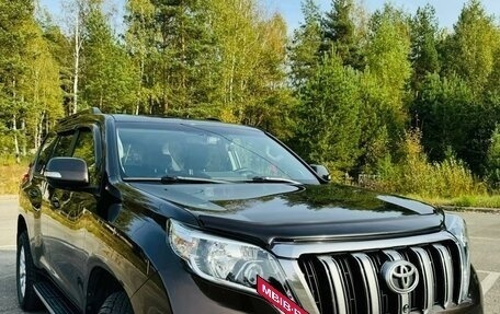 Toyota Land Cruiser Prado 150 рестайлинг 2, 2017 год, 4 500 000 рублей, 3 фотография