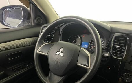 Mitsubishi Outlander III рестайлинг 3, 2012 год, 1 375 000 рублей, 9 фотография