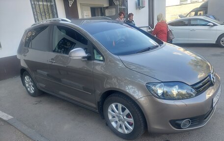 Volkswagen Golf Plus II, 2012 год, 1 650 000 рублей, 2 фотография