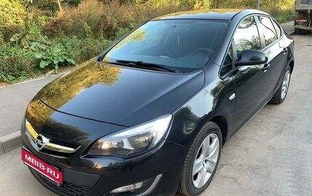 Opel Astra J, 2013 год, 1 430 000 рублей, 1 фотография