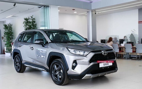 Toyota RAV4, 2024 год, 4 990 000 рублей, 3 фотография