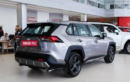 Toyota RAV4, 2024 год, 4 990 000 рублей, 6 фотография