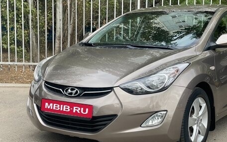 Hyundai Elantra V, 2011 год, 950 000 рублей, 2 фотография