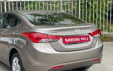 Hyundai Elantra V, 2011 год, 950 000 рублей, 11 фотография