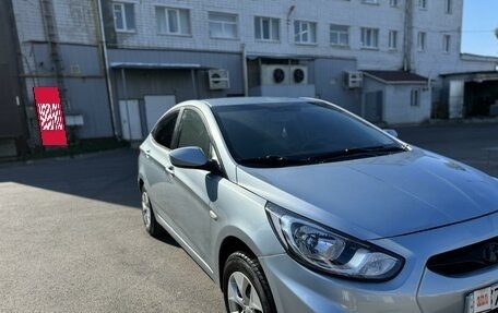 Hyundai Solaris II рестайлинг, 2011 год, 600 000 рублей, 15 фотография