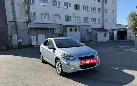 Hyundai Solaris II рестайлинг, 2011 год, 600 000 рублей, 9 фотография