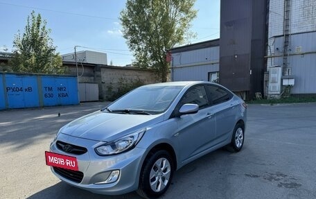 Hyundai Solaris II рестайлинг, 2011 год, 600 000 рублей, 10 фотография