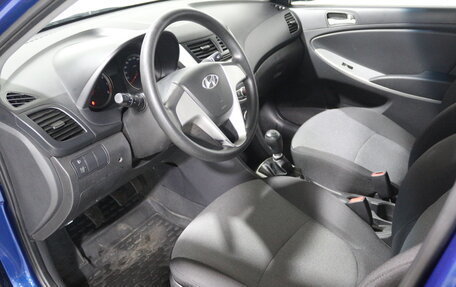 Hyundai Solaris II рестайлинг, 2011 год, 580 000 рублей, 14 фотография