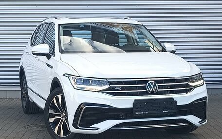 Volkswagen Tiguan II, 2023 год, 5 350 000 рублей, 3 фотография