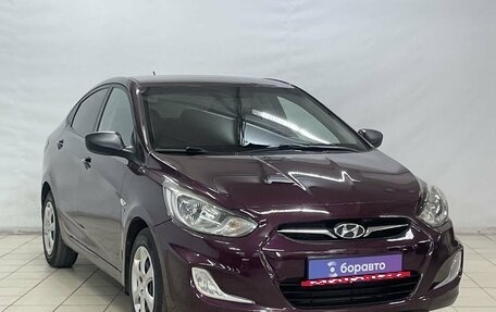 Hyundai Solaris II рестайлинг, 2012 год, 910 000 рублей, 2 фотография