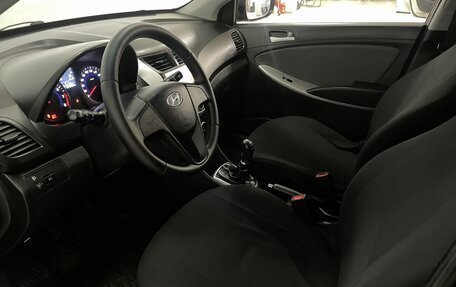 Hyundai Solaris II рестайлинг, 2012 год, 910 000 рублей, 12 фотография