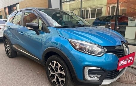 Renault Kaptur I рестайлинг, 2017 год, 1 389 000 рублей, 2 фотография