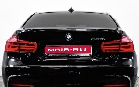 BMW 3 серия, 2017 год, 2 400 000 рублей, 3 фотография