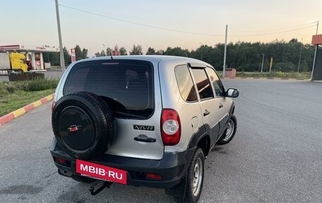 Chevrolet Niva I рестайлинг, 2010 год, 335 000 рублей, 4 фотография