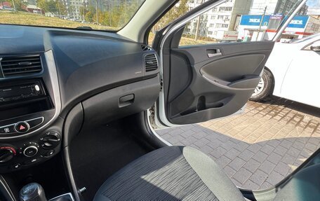 Hyundai Solaris II рестайлинг, 2014 год, 850 000 рублей, 21 фотография