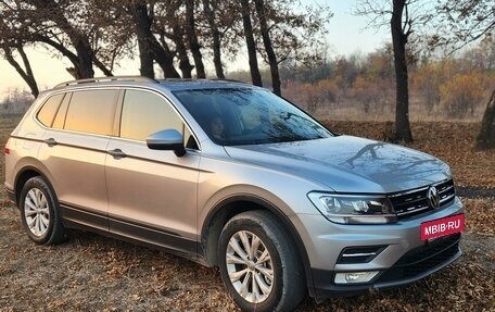 Volkswagen Tiguan II, 2019 год, 2 700 000 рублей, 2 фотография