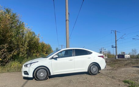 Hyundai Solaris II рестайлинг, 2018 год, 1 050 000 рублей, 3 фотография