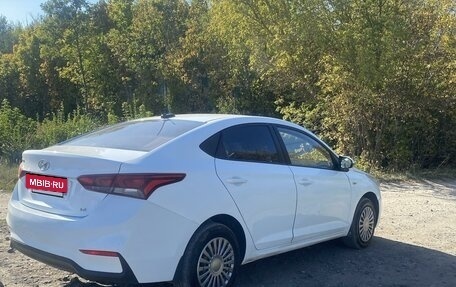 Hyundai Solaris II рестайлинг, 2018 год, 1 050 000 рублей, 5 фотография